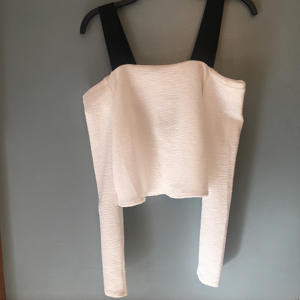 Polyester off-shoulder top with straps